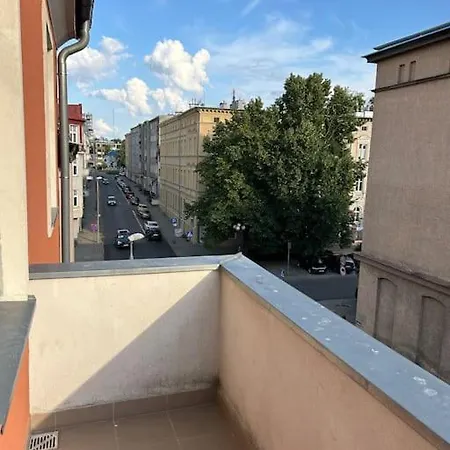 Mieszkanie W Kamienicy W Centrum 아파트